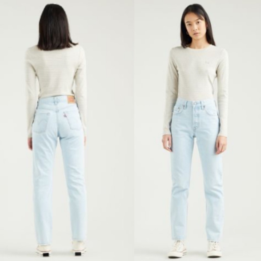 LEVI’S High Rise 501 Jeans in Light Wash Size 28x30
